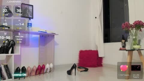 Snapshot of emely_garcia chatting on May 2026 02:08:02 AM Emely online show from May 2026 02:08:02 AM