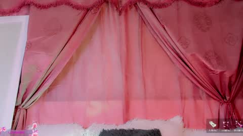 Snapshot of emely_rous chatting on December 2024 03:37:02 AM Emely Rous online show from December 2024 03:37:02 AM