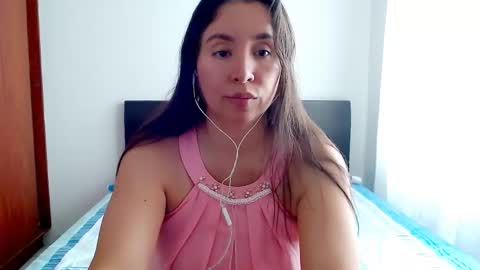 Snapshot of emely_sexx chatting on October 2025 04:41:01 PM emely_sexx online show from October 2025 04:41:01 PM
