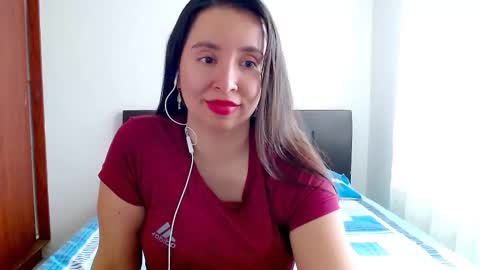 Snapshot of emely_sexx chatting on October 2025 01:45:02 PM emely_sexx online show from October 2025 01:45:02 PM