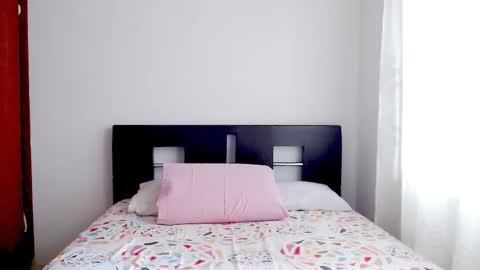 Snapshot of emely_sexx chatting on November 2025 05:36:02 PM emely_sexx online show from November 2025 05:36:02 PM