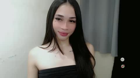 Snapshot of emelyn_fuckdoll chatting on January 2025 05:35:01 AM Scarlett online show from January 2025 05:35:01 AM