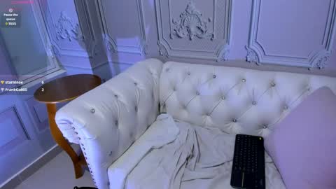 Snapshot of emelyross_ chatting on March 2025 03:35:02 AM emely ross online show from March 2025 03:35:02 AM