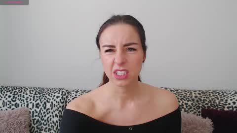 Snapshot of emerald_kittycat chatting on March 2025 08:41:02 AM just me online show from March 2025 08:41:02 AM