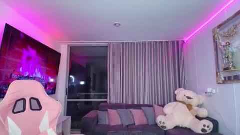 Esmeralda online show from February 2026 04:11:01 AM