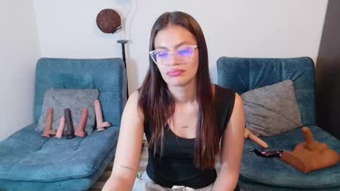 Snapshot of emerald_sparkles chatting on October 2025 11:23:01 PM sabrina online show from October 2025 11:23:01 PM