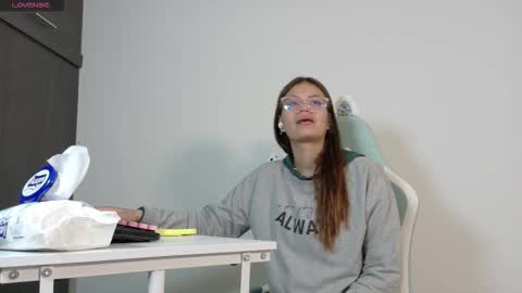 Snapshot of emerald_sparkles chatting on October 2025 03:51:02 AM sabrina online show from October 2025 03:51:02 AM