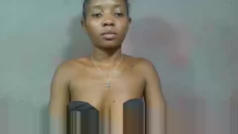 emerancienne online show from April 2026 07:55:01 PM