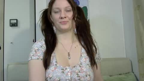Snapshot of emerieskye chatting on March 2025 05:29:01 PM EmerieSkye online show from March 2025 05:29:01 PM
