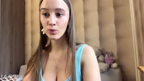 emi__ly online show from November 2025 08:25:02 AM