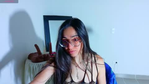 Snapshot of emi_roberts chatting on October 2025 05:43:02 AM Emmily Roberts online show from October 2025 05:43:02 AM