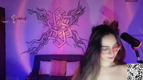Snapshot of emi_roberts chatting on June 2026 12:54:01 AM Emmily Roberts online show from June 2026 12:54:01 AM