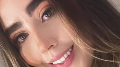emi_royse online show from April 2026 06:27:02 PM