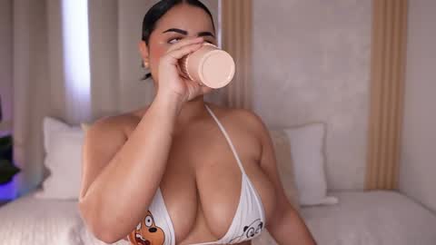    online show from December 2024 09:54:02 PM