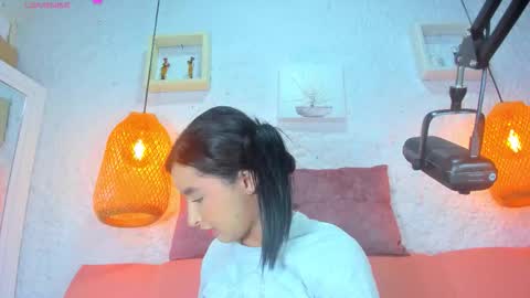 Emily online show from October 2025 12:03:01 PM