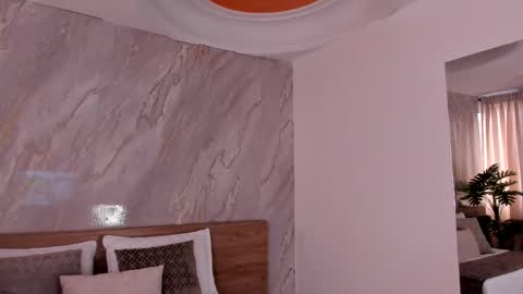 Emily online show from November 2025 12:09:02 PM