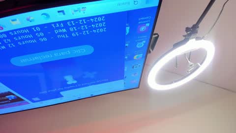 Snapshot of emiilycollins1 chatting on December 2024 03:14:02 AM online show from December 2024 03:14:02 AM