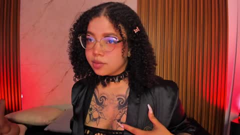 Snapshot of emiilycollins1 chatting on January 2025 11:35:02 PM online show from January 2025 11:35:02 PM
