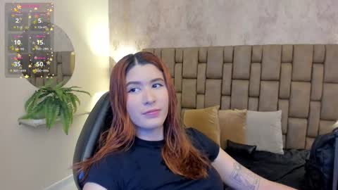Snapshot of emiilycutex_ chatting on February 2025 12:11:01 PM online show from February 2025 12:11:01 PM