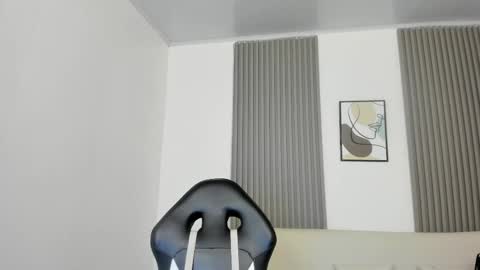 Snapshot of emiilycutex_ chatting on March 2025 12:15:02 PM online show from March 2025 12:15:02 PM