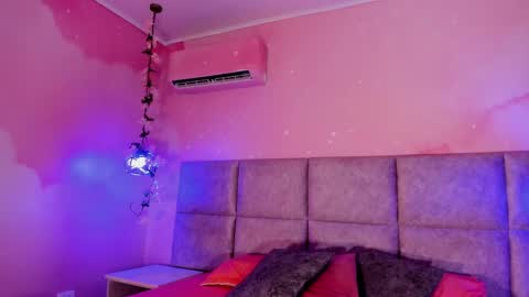 Emiily Grace online show from June 2026 11:42:02 AM