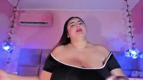 Emiily Grace online show from June 2026 11:34:01 AM