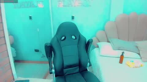 EmillySaenz online show from April 2026 02:03:02 AM