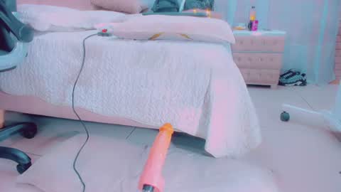 EmillySaenz online show from July 2026 12:20:02 PM