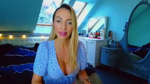 Snapshot of emilachat chatting on January 2025 09:37:02 AM Emila online show from January 2025 09:37:02 AM