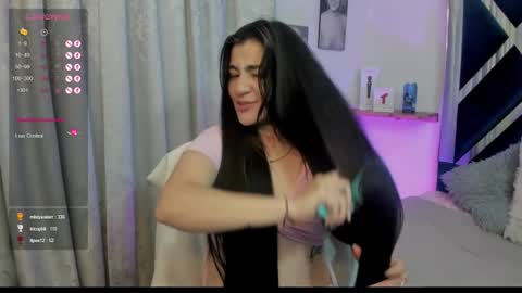Snapshot of emilayton_ chatting on February 2025 10:20:02 AM emilayton_ online show from February 2025 10:20:02 AM