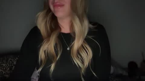 Snapshot of emilelovesyou chatting on March 2026 06:03:01 AM emilelovesyou online show from March 2026 06:03:01 AM