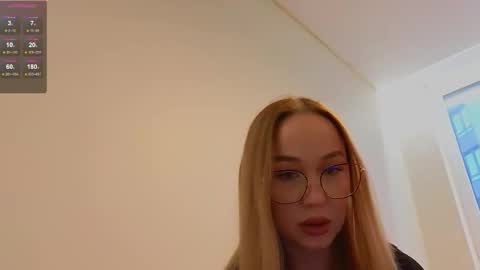 Snapshot of emili1_bc chatting on December 2025 12:24:02 PM Emili online show from December 2025 12:24:02 PM