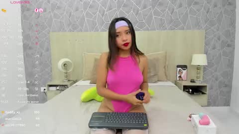 Snapshot of emili_lenus chatting on February 2025 05:33:01 PM Emili Lenus online show from February 2025 05:33:01 PM