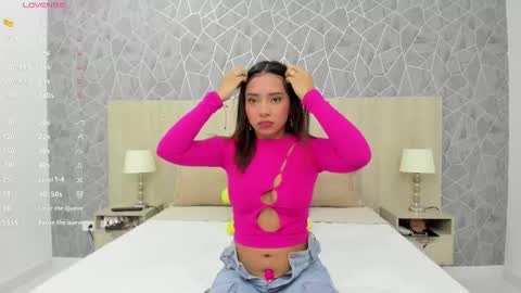 Snapshot of emili_lenus chatting on February 2025 11:22:01 AM Emili Lenus online show from February 2025 11:22:01 AM