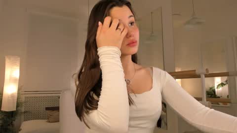 Snapshot of emilia_dream chatting on January 2025 02:57:01 PM emilia_dream online show from January 2025 02:57:01 PM