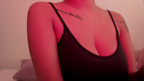 Snapshot of emilia_ghendle chatting on December 2024 08:15:01 PM Emilia Big Boobs online show from December 2024 08:15:01 PM