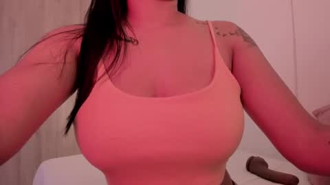 Snapshot of emilia_ghendle chatting on December 2024 06:49:01 PM Emilia Big Boobs online show from December 2024 06:49:01 PM