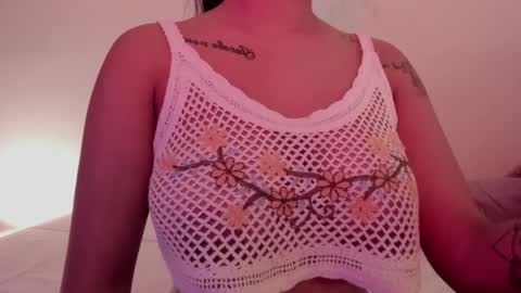 Snapshot of emilia_ghendle chatting on January 2025 01:09:02 AM Emilia Big Boobs online show from January 2025 01:09:02 AM