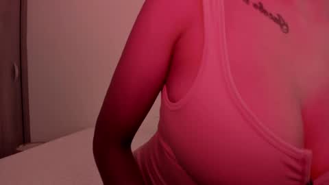 Snapshot of emilia_ghendle chatting on January 2025 01:56:02 PM Emilia Big Boobs online show from January 2025 01:56:02 PM