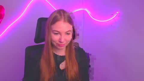 Snapshot of emilia_ilia chatting on March 2025 06:06:02 AM Emilia online show from March 2025 06:06:02 AM