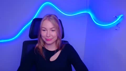 Snapshot of emilia_ilia chatting on September 2025 05:20:01 AM Emilia online show from September 2025 05:20:01 AM