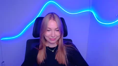 Snapshot of emilia_ilia chatting on September 2025 05:30:01 AM Emilia online show from September 2025 05:30:01 AM