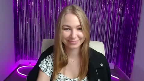 Emilia online show from September 2025 05:32:01 AM