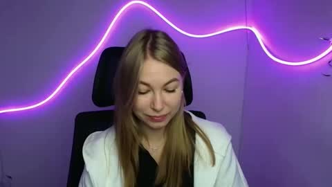 Emilia online show from October 2025 05:14:01 AM