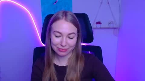 Snapshot of emilia_ilia chatting on December 2025 06:29:02 AM Emilia online show from December 2025 06:29:02 AM