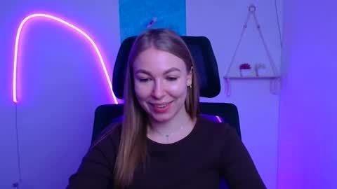 Snapshot of emilia_ilia chatting on December 2025 06:42:02 AM Emilia online show from December 2025 06:42:02 AM