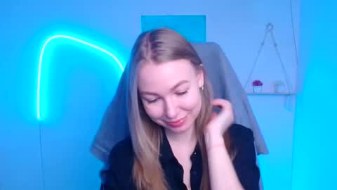 Snapshot of emilia_ilia chatting on January 2026 06:29:02 AM Emilia online show from January 2026 06:29:02 AM