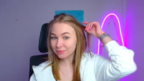 Snapshot of emilia_ilia chatting on March 2026 06:28:01 AM Emilia online show from March 2026 06:28:01 AM