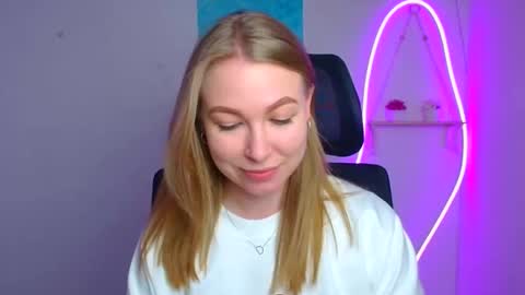 Snapshot of emilia_ilia chatting on March 2026 12:33:11 PM Emilia online show from March 2026 12:33:11 PM