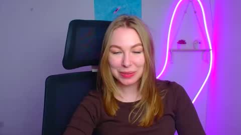 Snapshot of emilia_ilia chatting on March 2026 08:37:02 AM Emilia online show from March 2026 08:37:02 AM